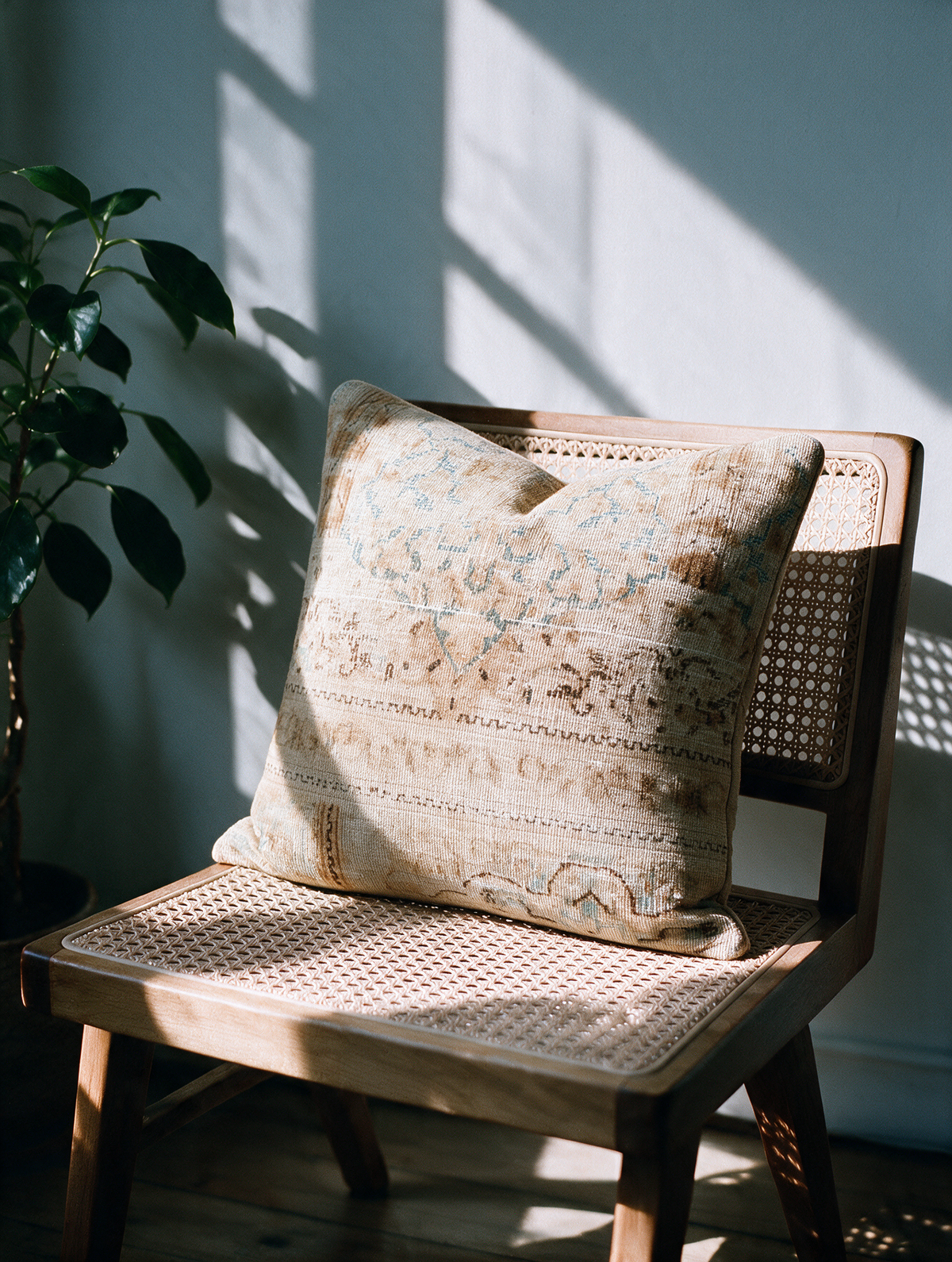 Nagin, Persian Hand-Knotted Cushion Cover - 45 × 45 cm (18" x 18")