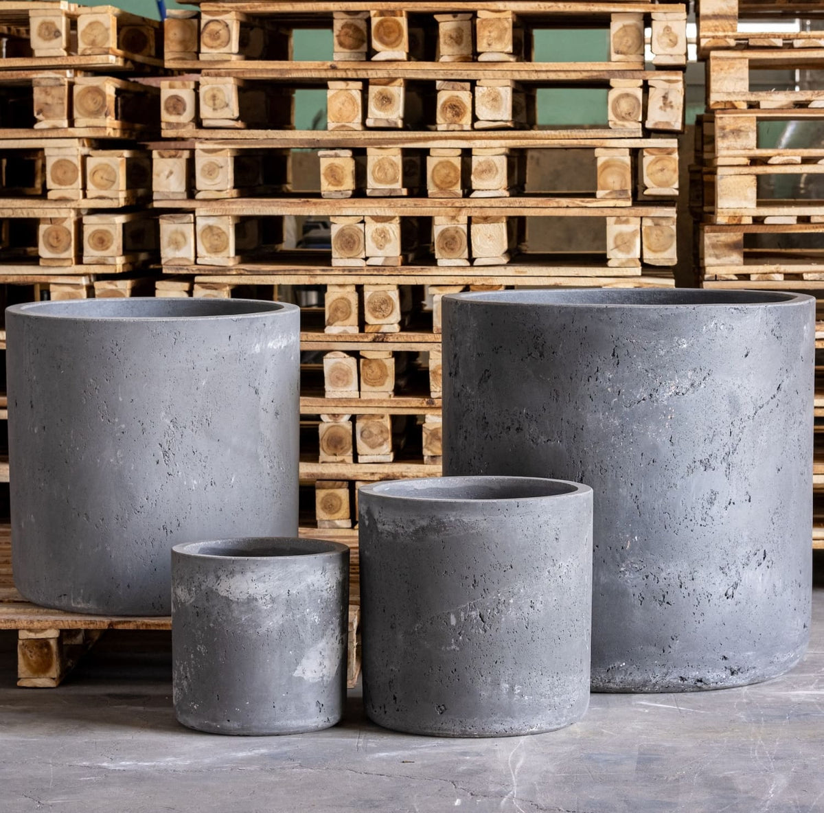 Aurella | Set Of 4 - Onyx Dusk – Concrete Cylinder Planters Set – Round Plant Pots Nest