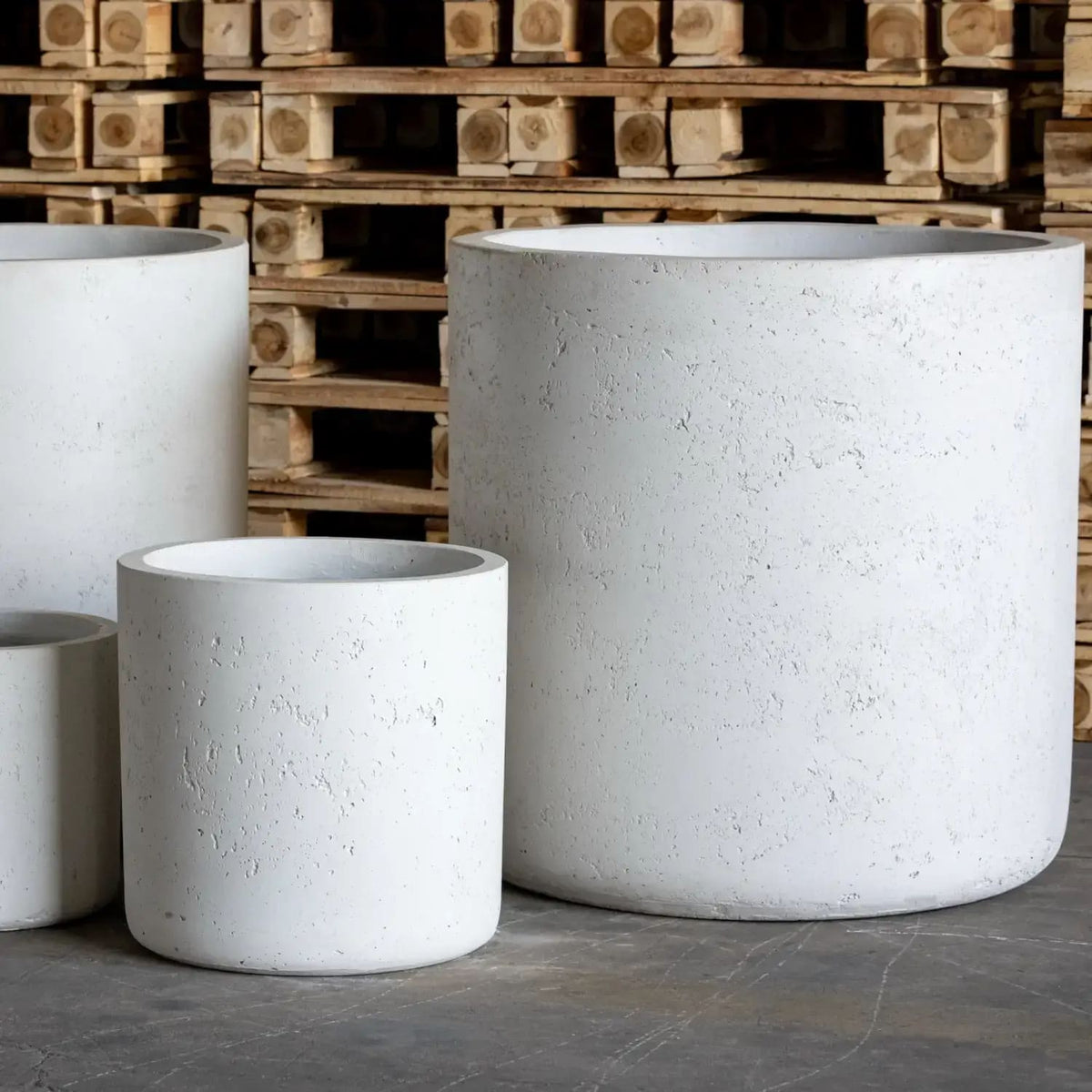 Aurella | White Mist – 40cm Large Concrete Cylinder Planter – 34L Round Plant Pot