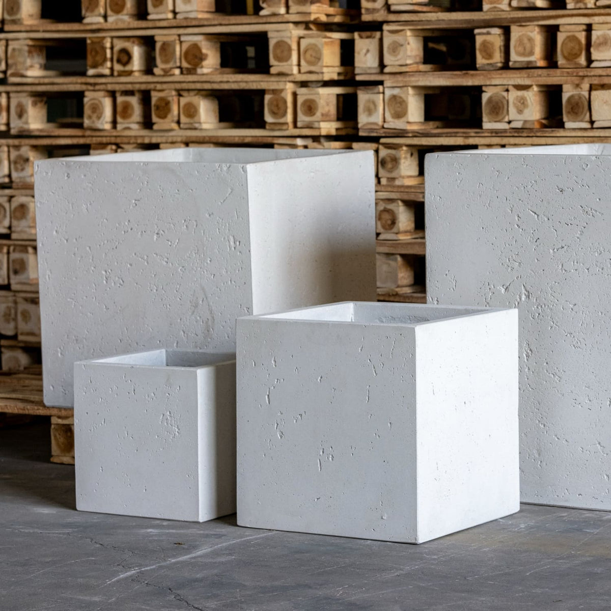 Cubrosa | White Mist – 100cm XXL Square Concrete Planter – 782L Large Outdoor Plant Pot