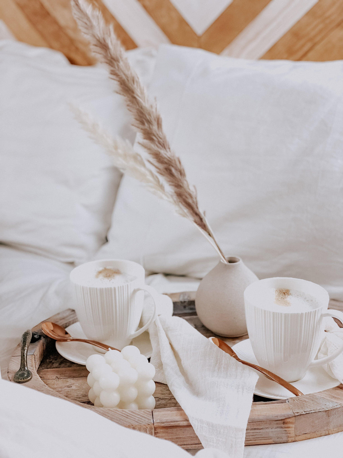 Bay White Bubble Candle