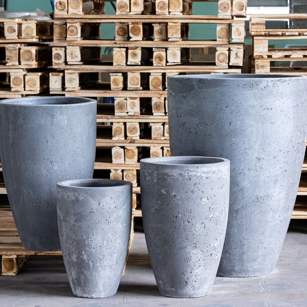 Vessara | Onyx Dusk – 100cm XXL Concrete Tall Vase Planter – 172L Round Plant Pot